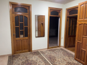 İcarəyə verilir 2 otaqlı 67 m2 həyət evi Həzi Aslanov m.