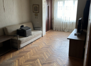 Satılır 2 otaqlı 43 m2 köhnə tikili Gənclik m.
