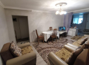 Satılır 4 otaqlı 100 m2 köhnə tikili Elmlər Akademiyası m.