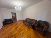 İcarəyə verilir 3 otaqlı 80 m2 köhnə tikili Xalqlar Dostluğu m.