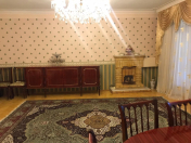 Satılır 4 otaqlı 135 m2 köhnə tikili 8 mkr