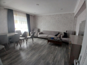 İcarəyə verilir 3 otaqlı 80 m2 köhnə tikili Şah İsmayıl Xətai m.