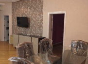 İcarəyə verilir 4 otaqlı 175 m2 yeni tikili 28 May m.