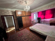 Satılır 2 otaqlı 75 m2 köhnə tikili 8 mkr