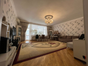 Satılır 3 otaqlı 150 m2 yeni tikili 8 Noyabr m.