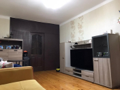 Satılır 3 otaqlı 90 m2 köhnə tikili Badamdar