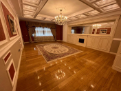 Satılır 4 otaqlı 240 m2 yeni tikili 28 May m.