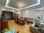 Satılır 2 otaqlı 100 m2 yeni tikili 28 May m.