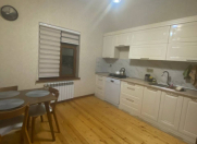 Satılır 7 otaqlı 160 m2 bağ evi Saray