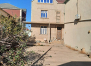 Satılır 8 otaqlı 200 m2 həyət evi Novxanı