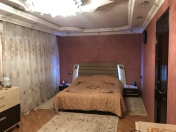 Satılır 4 otaqlı 118 m2 köhnə tikili Axundov bağı