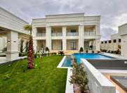 Satılır 5 otaqlı 450 m2 villa Şüvəlan Park ticarət mərkəzi