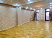 Satılır 4 otaqlı 210 m2 yeni tikili 28 May m.