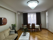 Satılır 3 otaqlı 130 m2 yeni tikili Gənclik m.