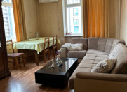 İcarəyə verilir 3 otaqlı 80 m2 köhnə tikili 28 May m.