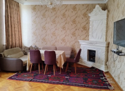 İcarəyə verilir 3 otaqlı 70 m2 köhnə tikili Sahil m.