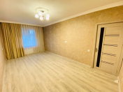 Satılır 2 otaqlı 65 m2 köhnə tikili Ukrayna dairəsi