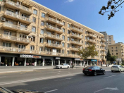 Satılır 2 otaqlı 60 m2 köhnə tikili Elmlər Akademiyası m.