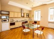 Satılır 10 otaqlı 820 m2 villa Badamdar