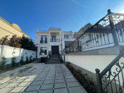 Satılır 7 otaqlı 550 m2 villa Badamdar