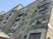 Satılır 3 otaqlı 80 m2 köhnə tikili Elmlər Akademiyası m.