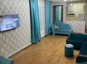 İcarəyə verilir 2 otaqlı 75 m2 köhnə tikili Şah İsmayıl Xətai m.