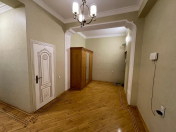 İcarəyə verilir 2 otaqlı 110 m2 yeni tikili Nizami m.