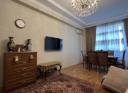 Satılır 2 otaqlı 80 m2 yeni tikili İnşaatçılar m.