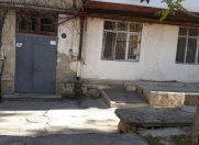 Satılır 2 otaqlı 50 m2 köhnə tikili Elmlər Akademiyası m.