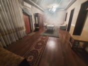 İcarəyə verilir 6 otaqlı 200 m2 həyət evi Azadlıq prospekti m.