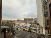 Satılır 5 otaqlı 130 m2 köhnə tikili Dövlət Statistika Komitəsi