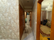 Satılır 4 otaqlı 110 m2 köhnə tikili İnşaatçılar m.