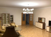 İcarəyə verilir 4 otaqlı 200 m2 yeni tikili Nizami m.