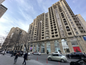 Satılır 4 otaqlı 220 m2 yeni tikili Səbail r.