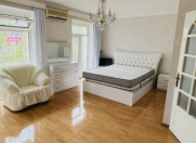 İcarəyə verilir 2 otaqlı 65 m2 köhnə tikili İçəri Şəhər m.