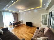 Satılır 4 otaqlı 145 m2 yeni tikili 8 Noyabr m.
