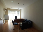 İcarəyə verilir 6 otaqlı 250 m2 ofis 8 Noyabr m.