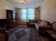 Satılır 4 otaqlı 120 m2 köhnə tikili Yasamal r.