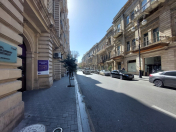 Satılır 3 otaqlı 75 m2 köhnə tikili Sahil m.