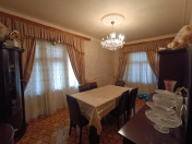 Satılır 4 otaqlı 100 m2 köhnə tikili Gənclik m.