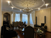 Satılır 4 otaqlı 202 m2 yeni tikili Nizami m.