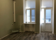 İcarəyə verilir 4 otaqlı 100 m2 ofis 28 May m.