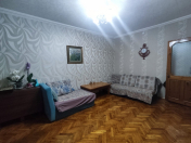 Satılır 3 otaqlı 67 m2 köhnə tikili Elmlər Akademiyası m.