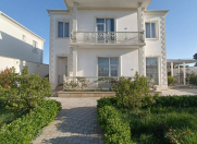 Satılır 6 otaqlı 250 m2 bağ evi Koroğlu m.