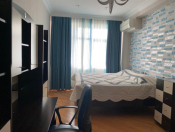 İcarəyə verilir 5 otaqlı 270 m2 yeni tikili 28 May m.