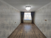 Satılır 2 otaqlı 60 m2 köhnə tikili Xalqlar Dostluğu m.