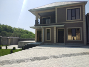 Satılır 6 otaqlı 220 m2 həyət evi Oğuz