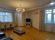 İcarəyə verilir 3 otaqlı 130 m2 yeni tikili Elmlər Akademiyası m.