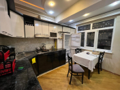 Satılır 2 otaqlı 65 m2 köhnə tikili 8 mkr