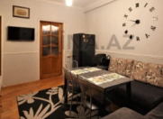 Satılır 3 otaqlı 70 m2 köhnə tikili Nizami m.